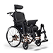 Wózek można wyposażyć w podłokietniki typu SER wyściełanymi od wewnątrz . Podnosi komfort i stabilizację miednicy.